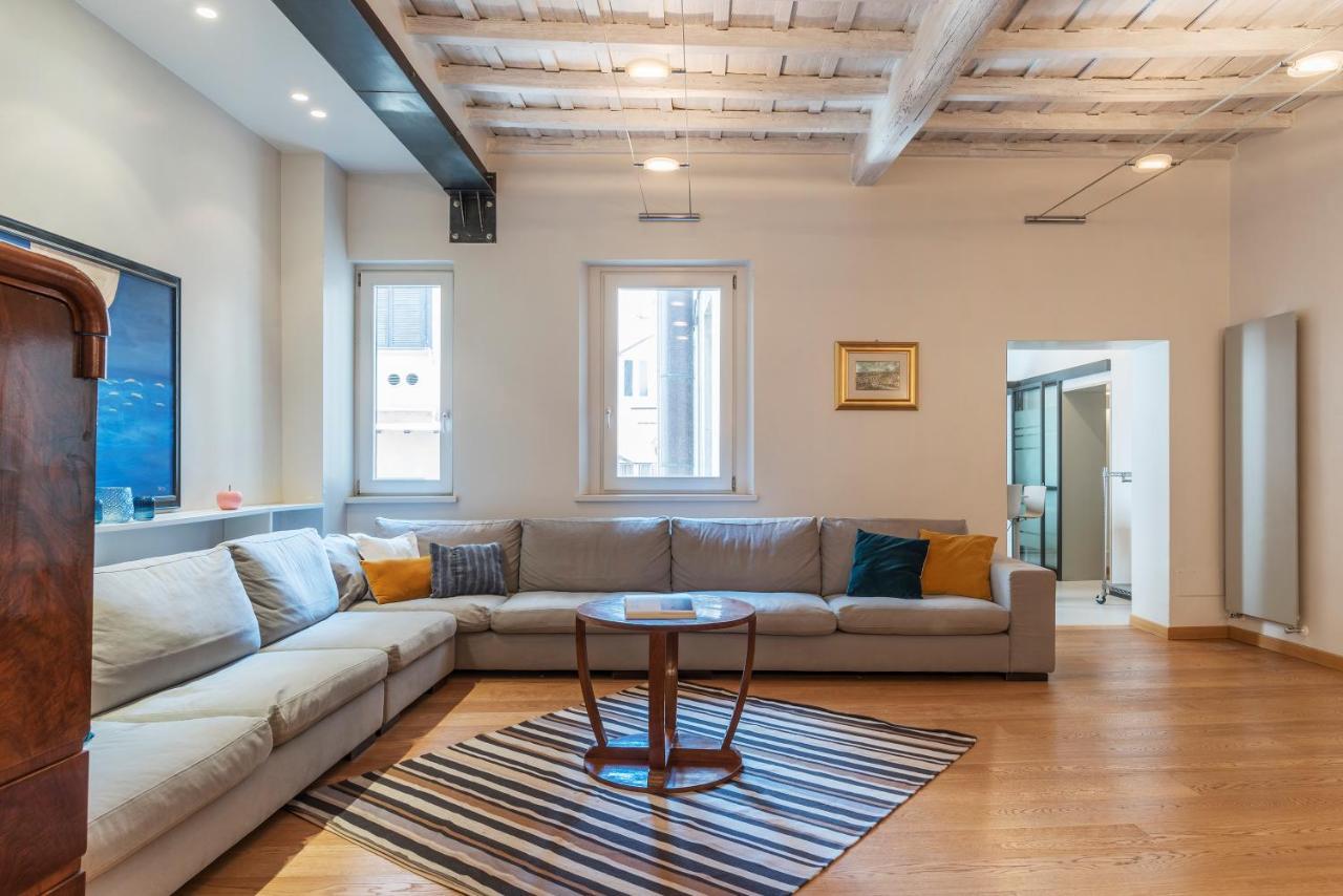 Piazza Navona Elegant Apartment روما المظهر الخارجي الصورة