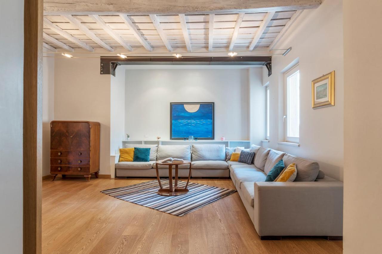 Piazza Navona Elegant Apartment روما المظهر الخارجي الصورة